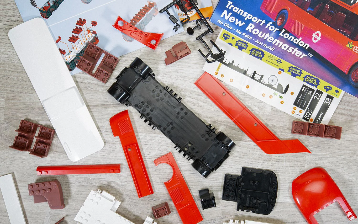Airfix QUICKBUILD New Routemaster Bus Model z klocków - Image 7