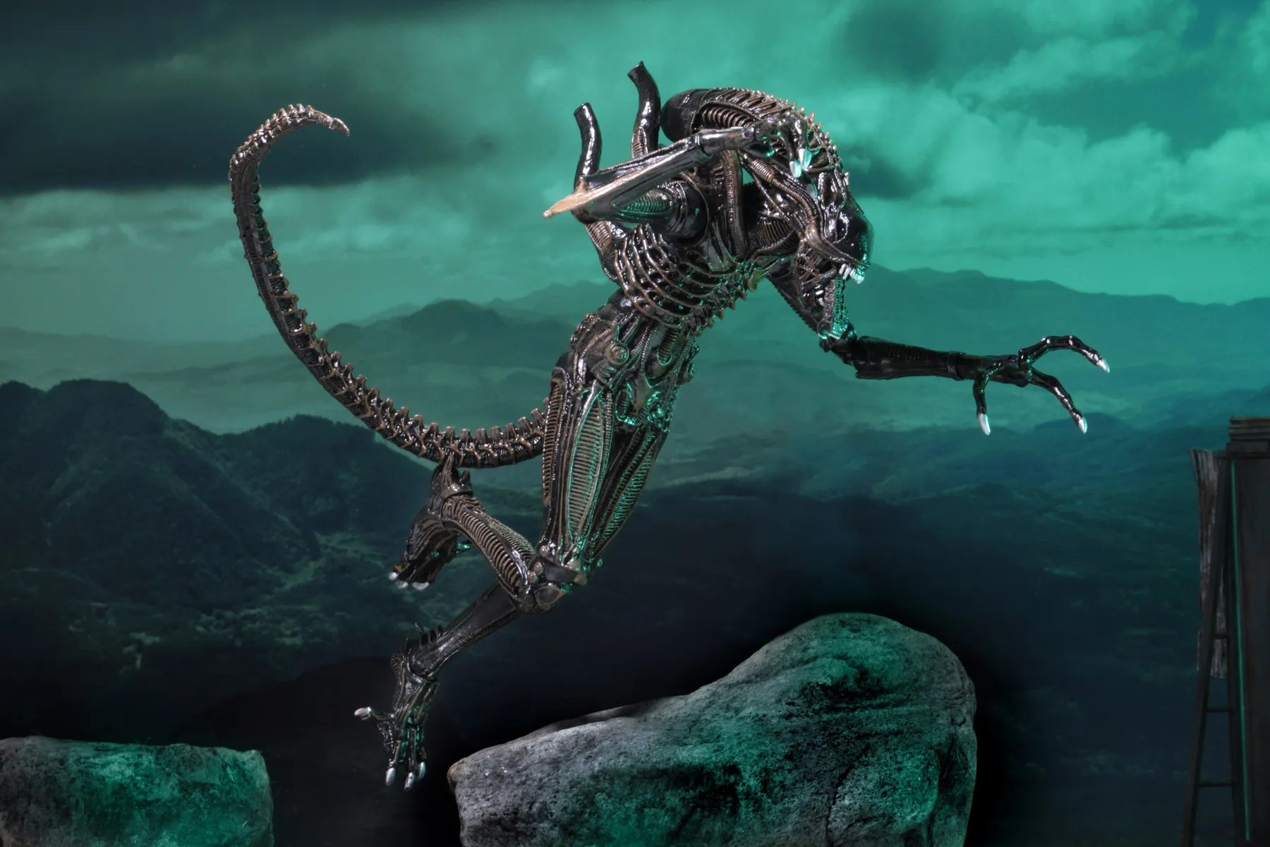 Alien Warrior Brown Aliens 1986 Ultimate Figurka 23 cm - Image 8