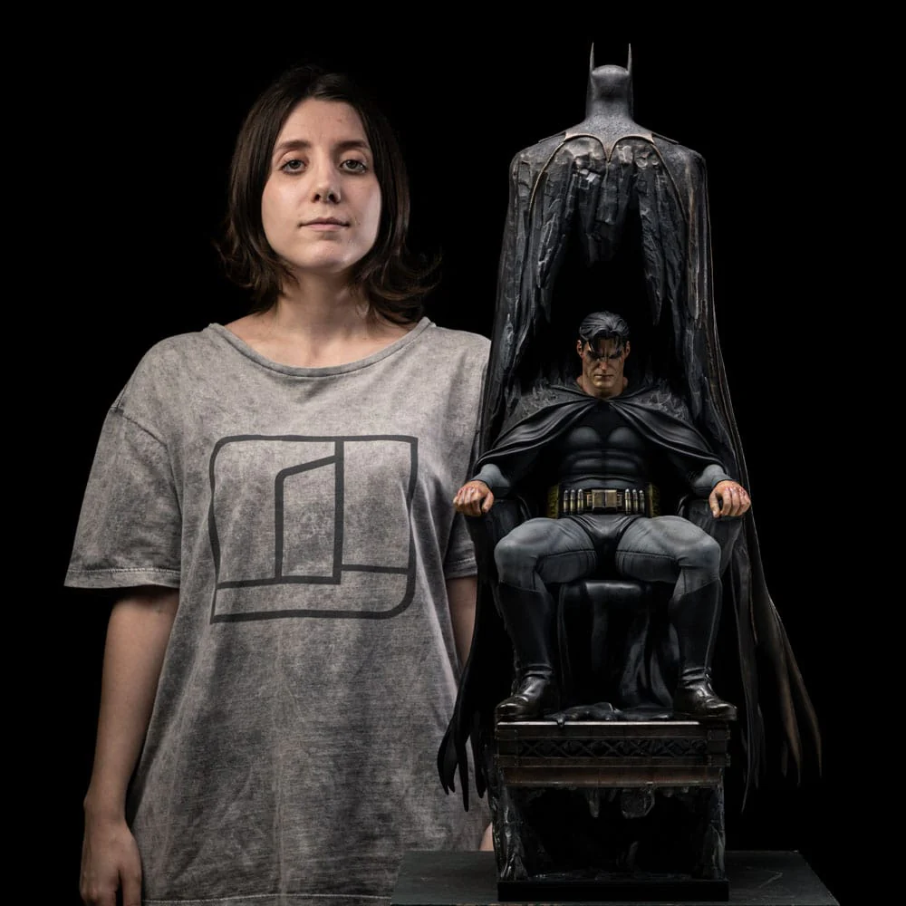 Batman and Bruce Wayne DC Comics Legacy Replica 1/4 Figurka 79 cm - Image 14