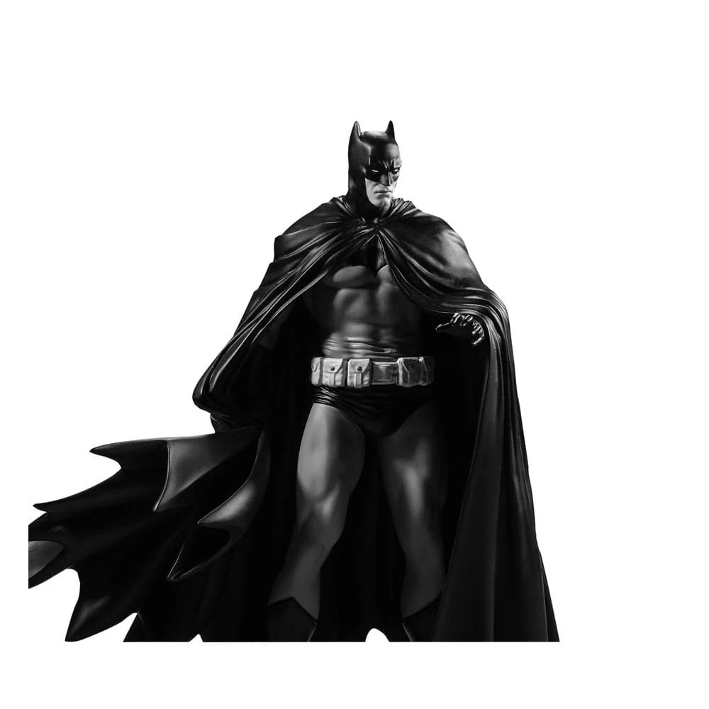 Batman Black & White by Lee Weeks Figurka 19 cm - Image 3