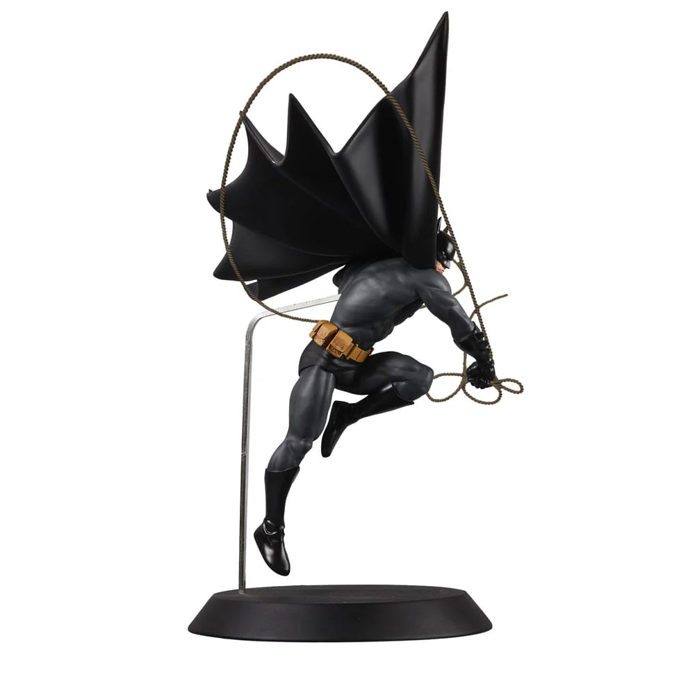 Batman by Dan Mora DC Direct Resin Designer Series Figurka 40 cm - Image 4
