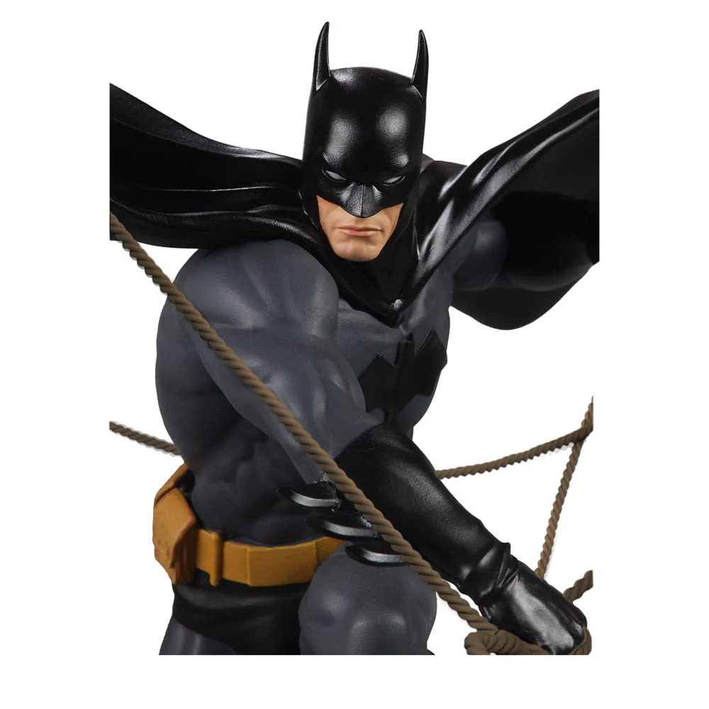 Batman by Dan Mora DC Direct Resin Designer Series Figurka 40 cm - Image 7