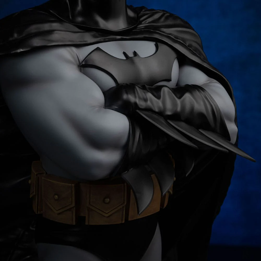 Batman DC Trinity DC Comics Legacy Replica 1/4 Figurka 60 cm - Image 8