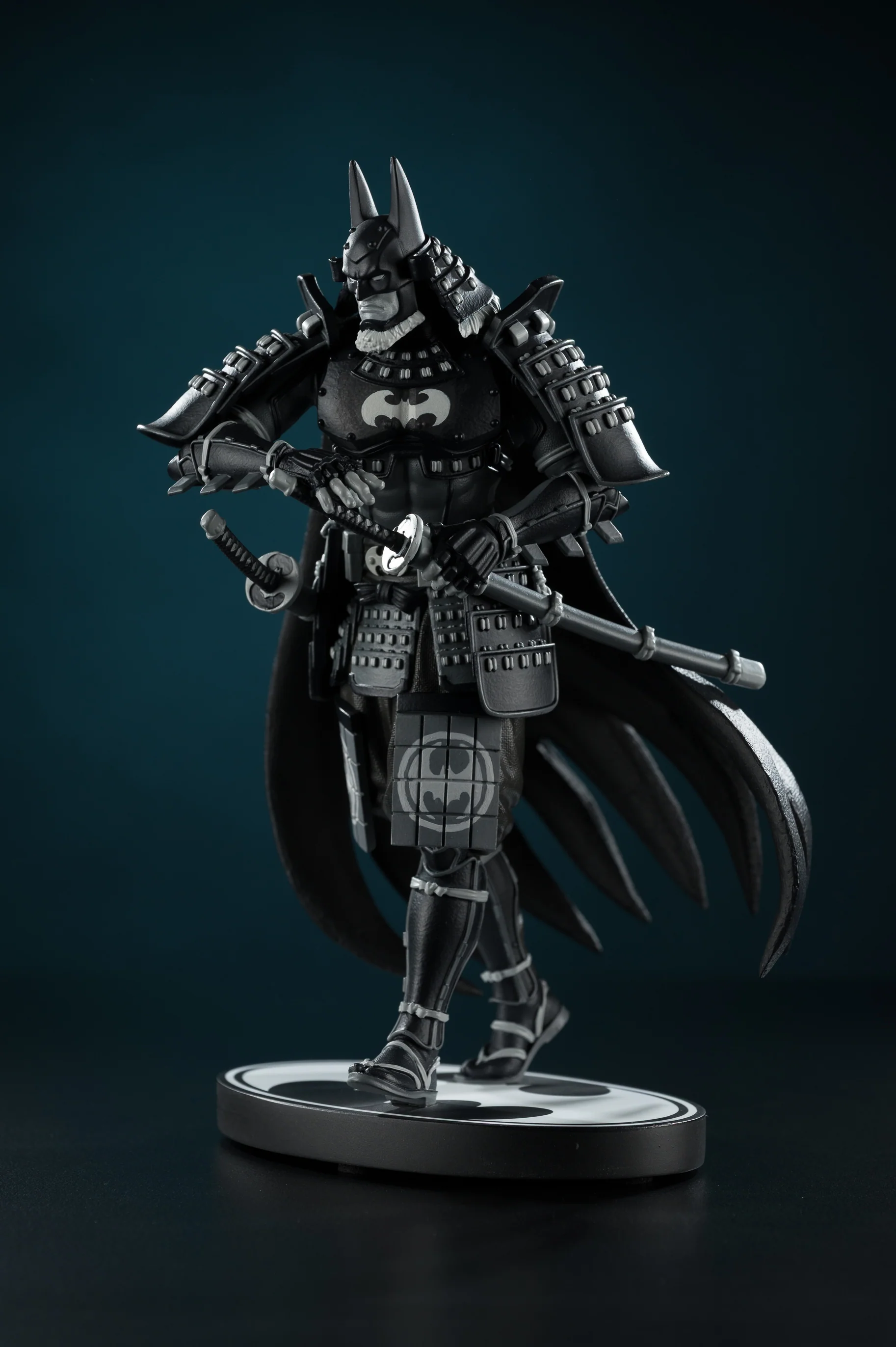 Batman Ninja DC Direct Batman Black & White Limited Edition 1/10 Figurka 25 cm - Image 11