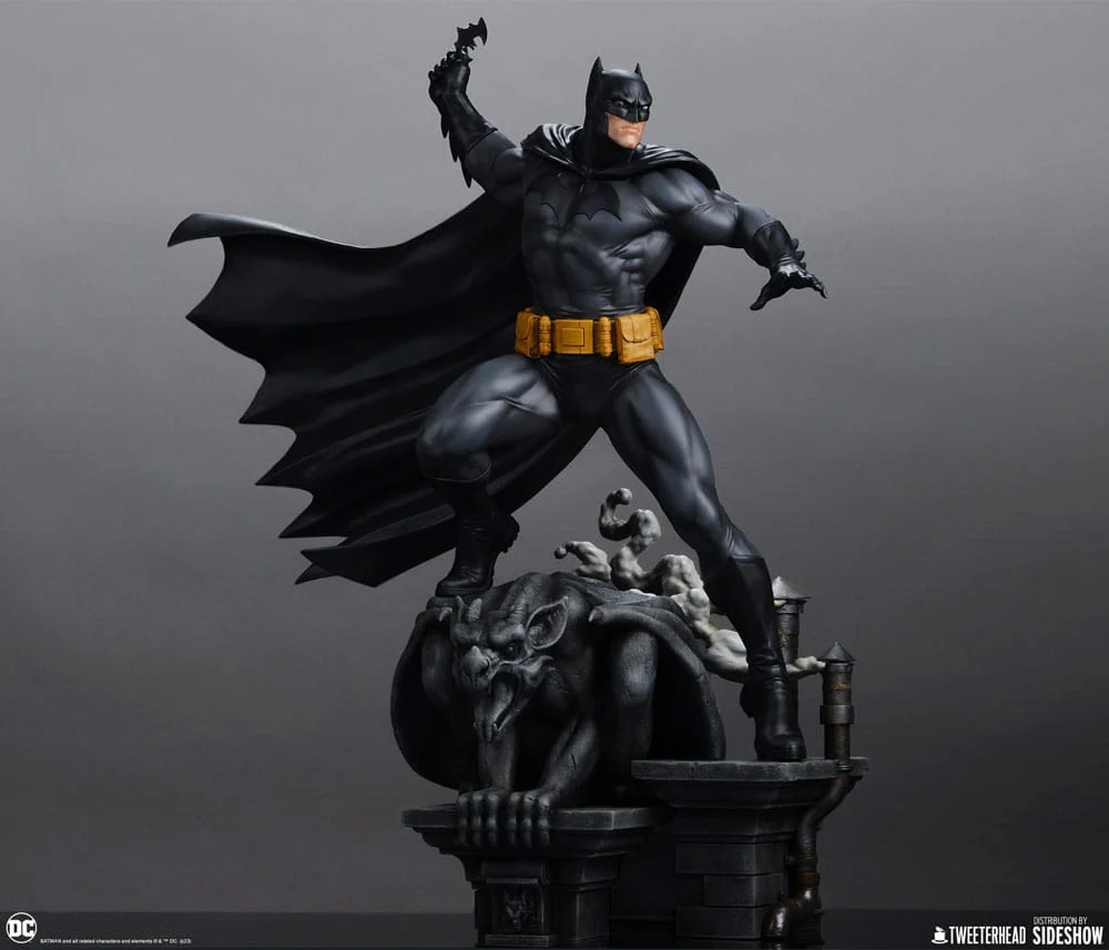Batman Retro Edition DC Comics Maquette Black and Gray Edition 1/6 Figurka 50 cm - Image 10