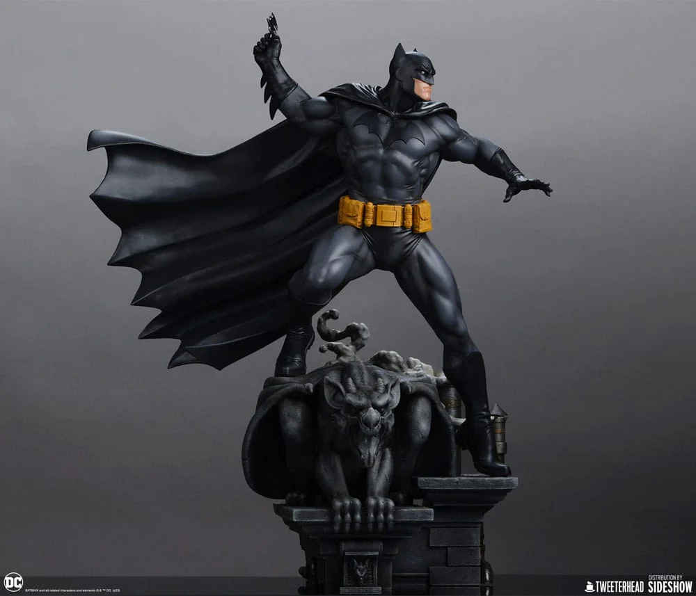 Batman Retro Edition DC Comics Maquette Black and Gray Edition 1/6 Figurka 50 cm - Image 12