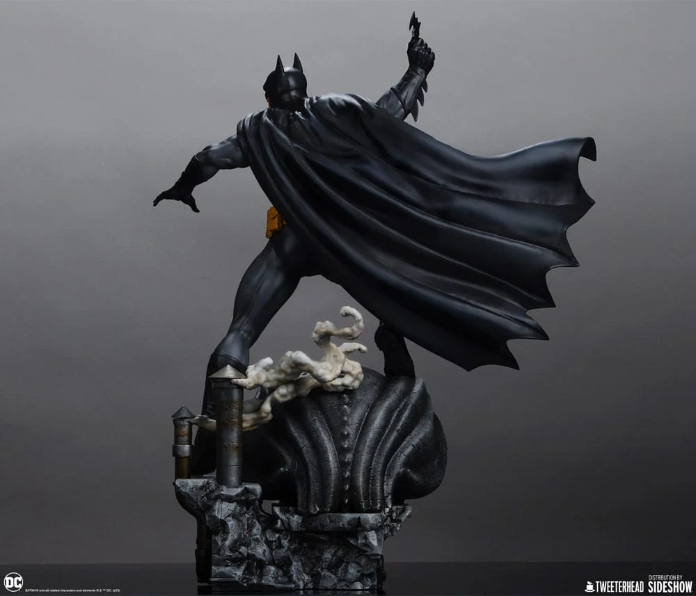 Batman Retro Edition DC Comics Maquette Black and Gray Edition 1/6 Figurka 50 cm - Image 14