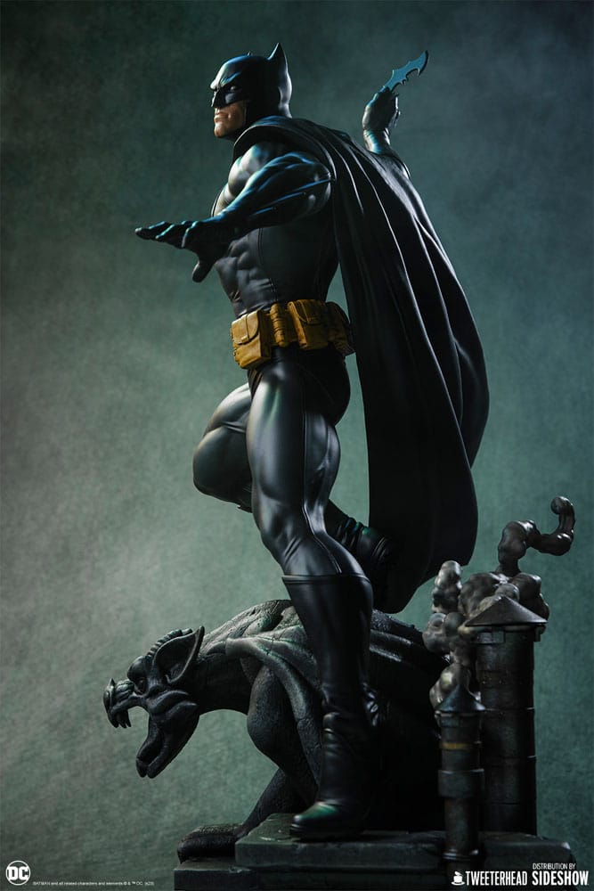 Batman Retro Edition DC Comics Maquette Black and Gray Edition 1/6 Figurka 50 cm - Image 2