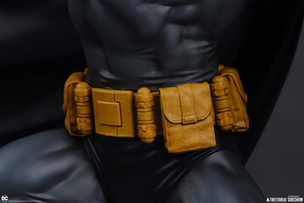 Batman Retro Edition DC Comics Maquette Black and Gray Edition 1/6 Figurka 50 cm - Image 21