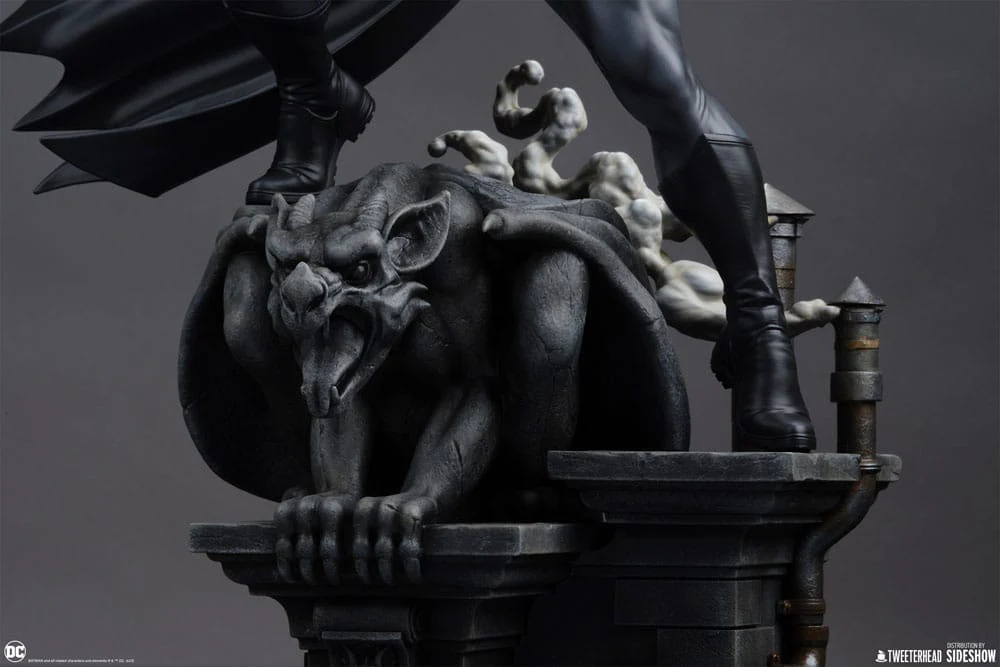 Batman Retro Edition DC Comics Maquette Black and Gray Edition 1/6 Figurka 50 cm - Image 23
