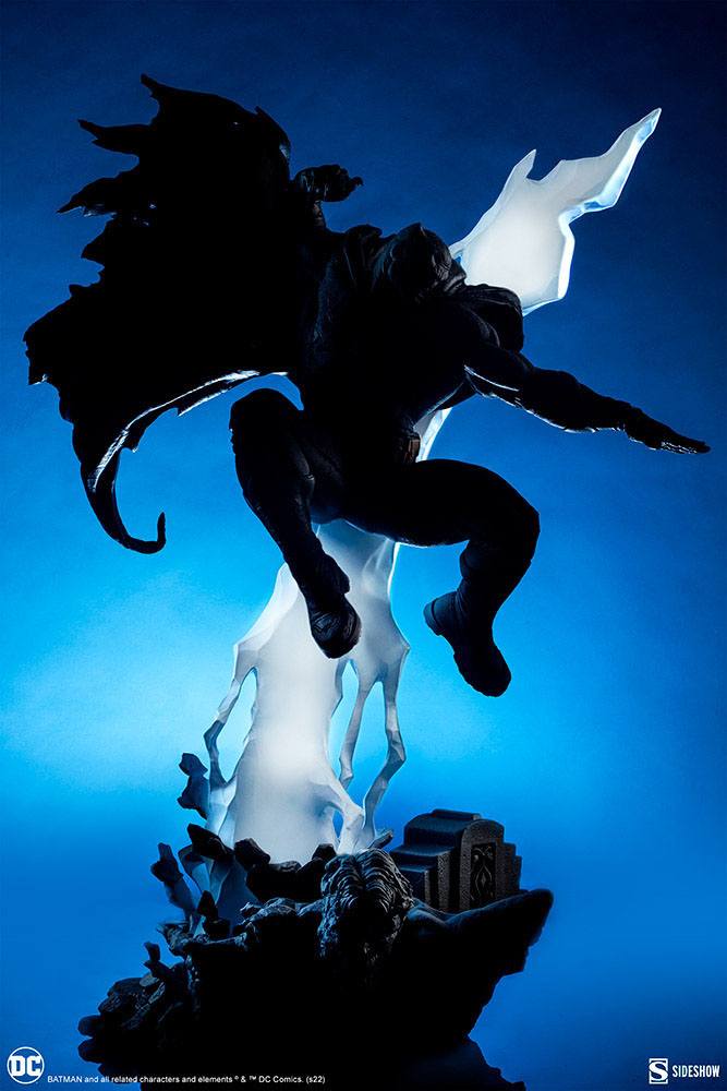Batman: The Dark Knight Returns DC Comics Premium Format Figurka 80 cm - Image 2
