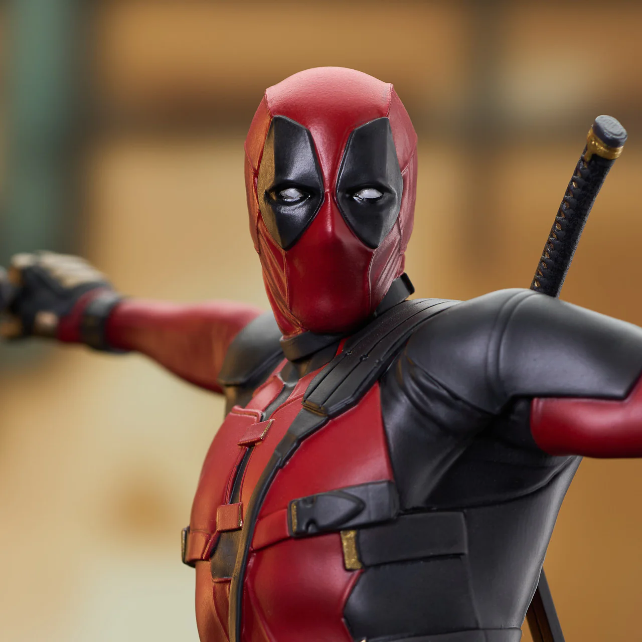 Deadpool Marvel Deadpool & Wolverine Gallery Diorama Figurka 25 cm - Image 7