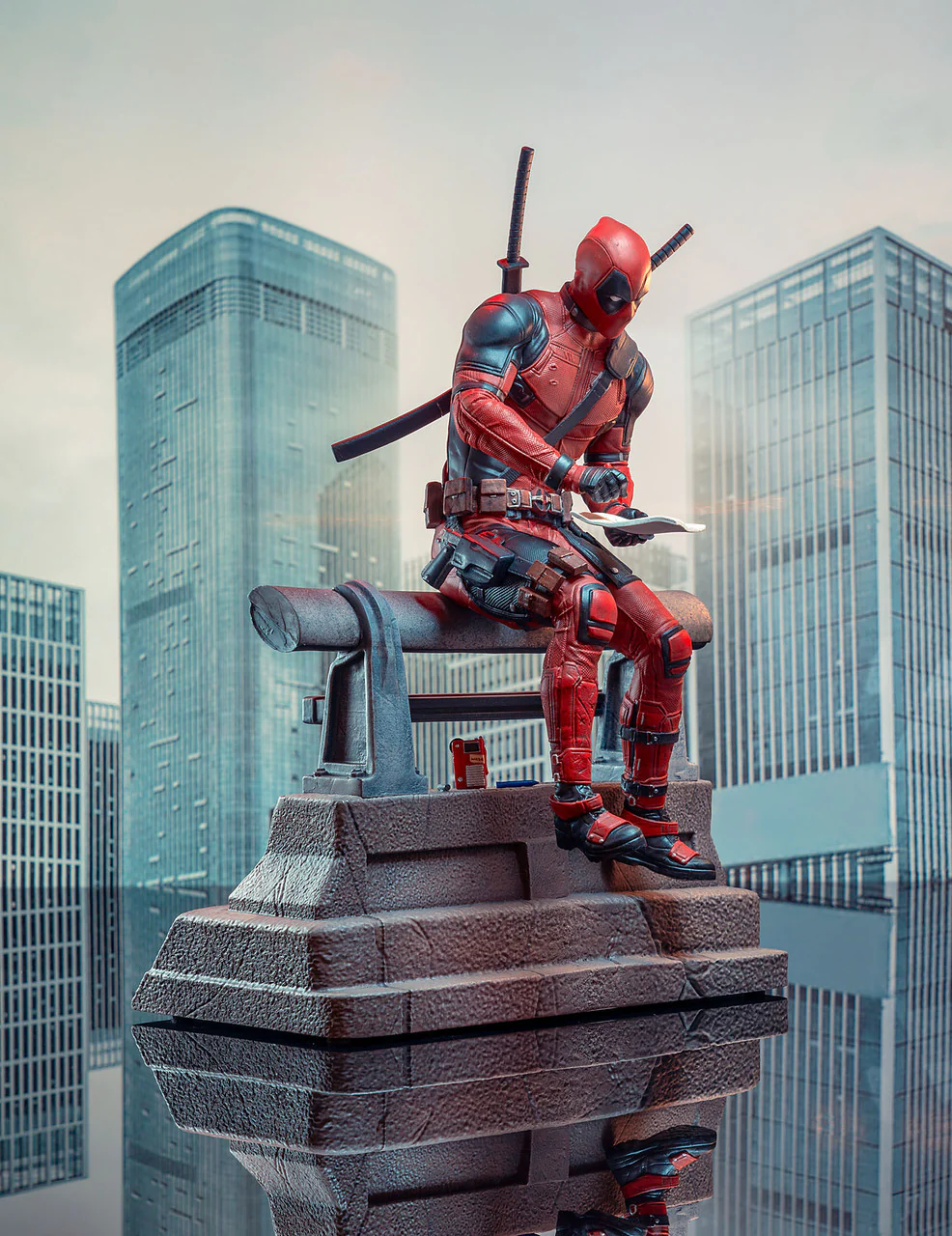 Deadpool Marvel Movie Premier Collection Figurka 25 cm - Image 4