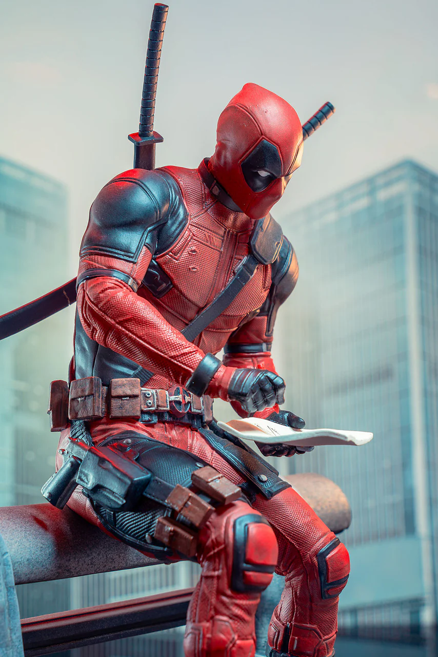 Deadpool Marvel Movie Premier Collection Figurka 25 cm - Image 5