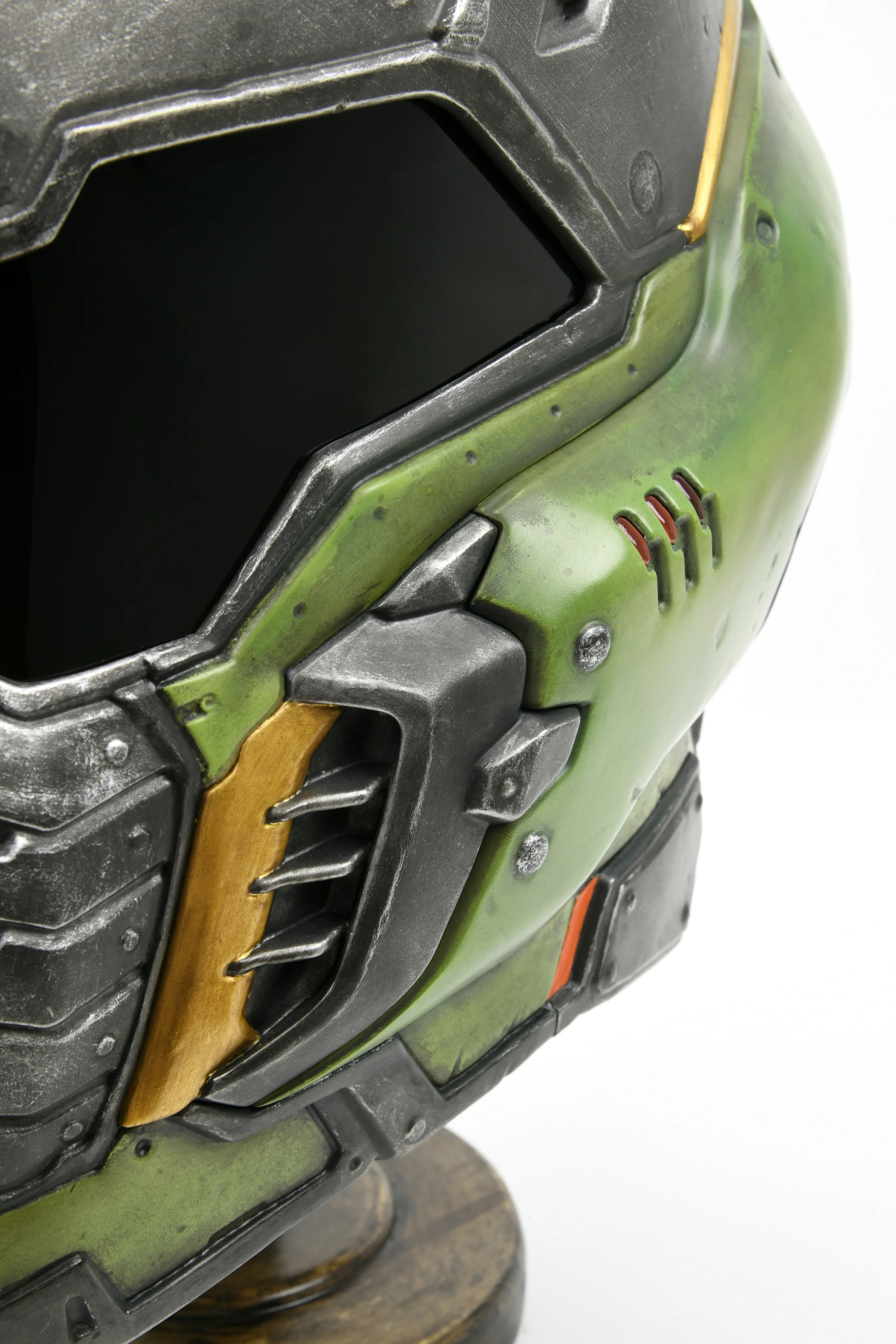 Doom The Dark Ages Wearable Helmet 1/1 Replica - Image 23