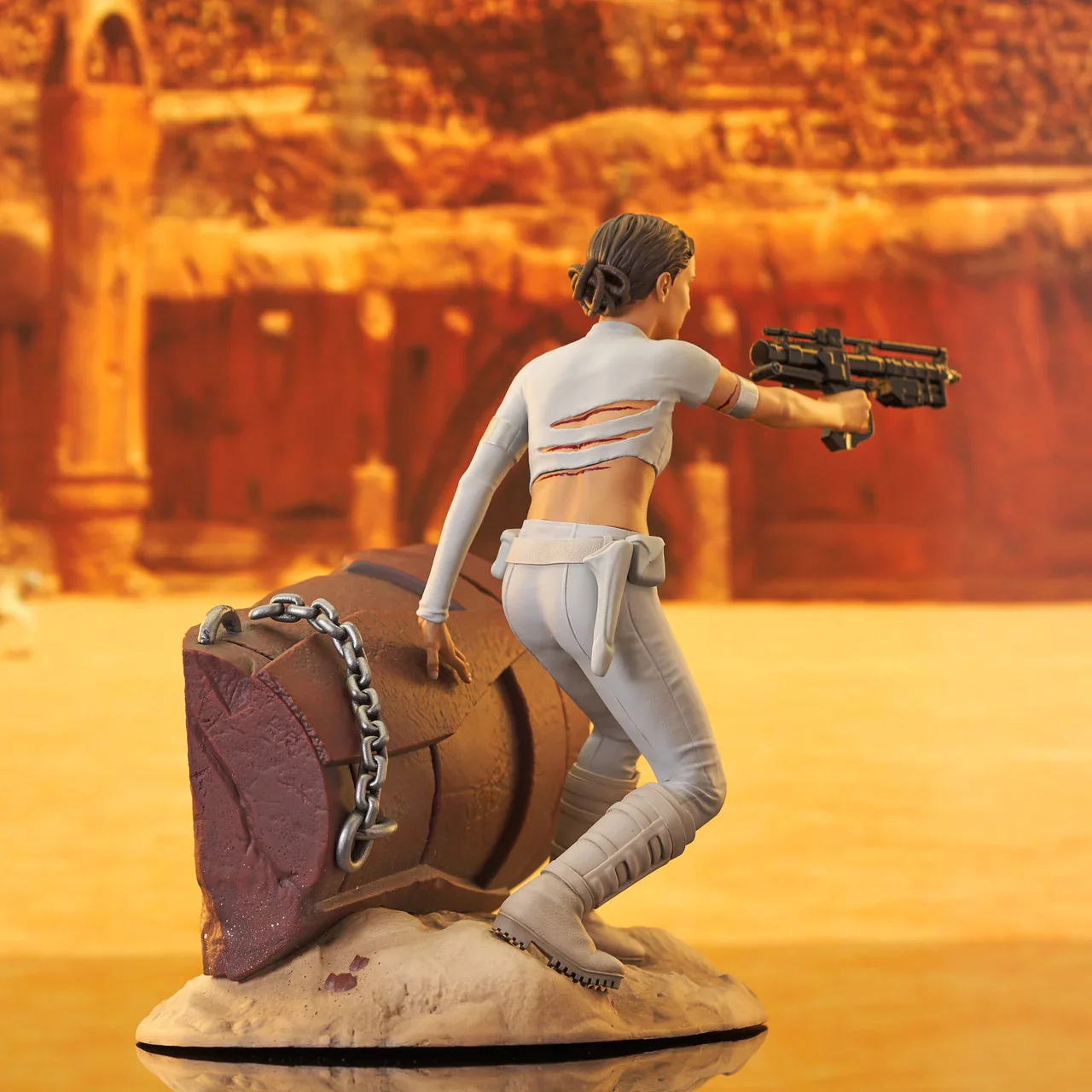 Padme Amidala Star Wars Episode II Premier Collection Figurka 23 cm - Image 4