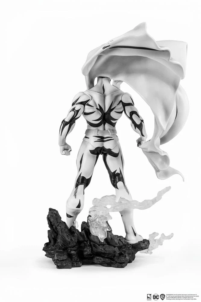 Superman Classic Black & White Version PX 1/8 Figurka 30 cm - Image 5