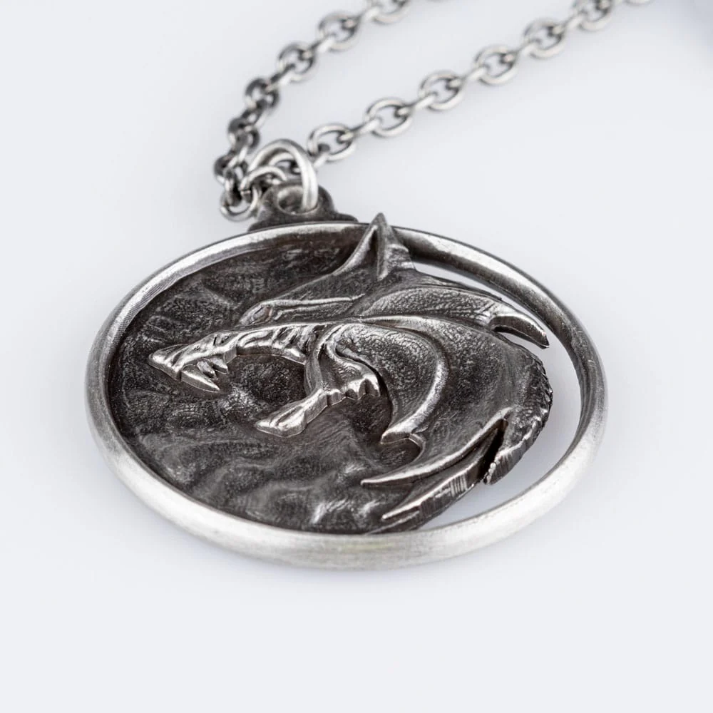 The Witcher Necklace Wolf Medallion 1/1 Replika 10 cm - Image 3