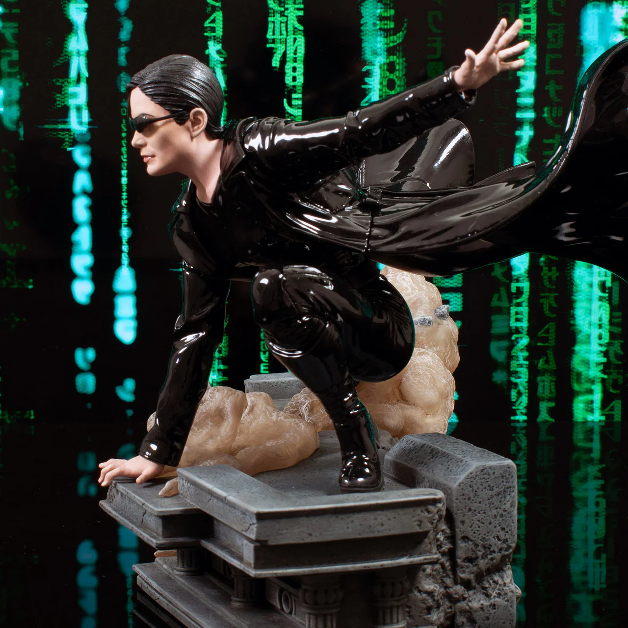 Trinity The Matrix Gallery Deluxe Figurka - Image 6