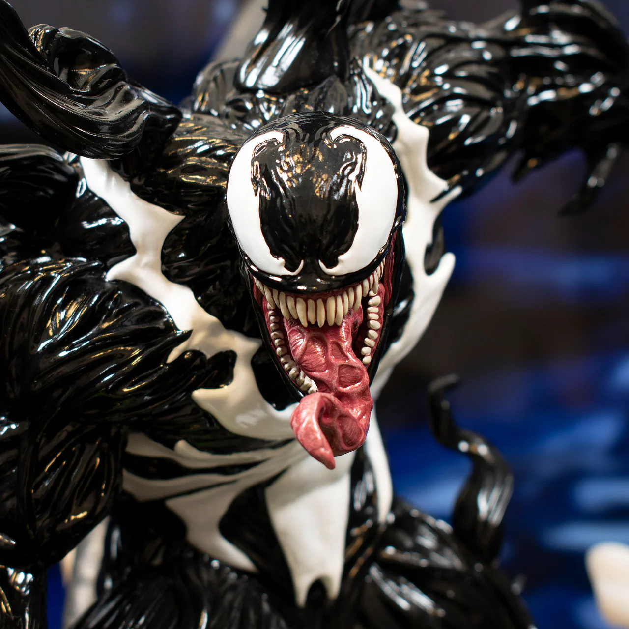 Venom Gamerverse Marvel's Spider-Man 2 Marvel Gallery Figurka 33 cm - Image 4